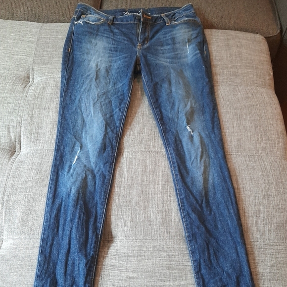 Kenneth Cole Distressed Skinny Jeans •Size 29• - Picture 8 of 10